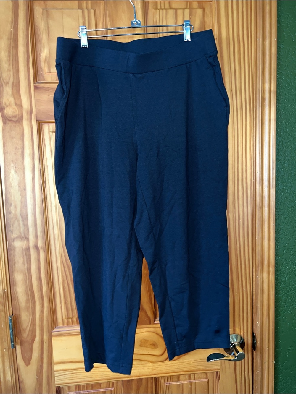 J. Jill Black Cropped Pull-On Knit Pants